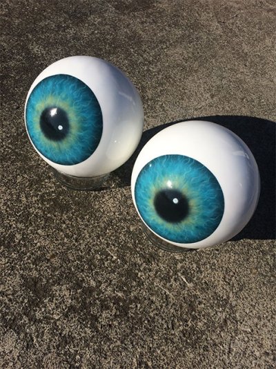 Gymnastic-ball-eyeballs-2